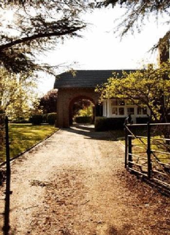 Petersons Armidale Winery And Guesthouse Exterior foto