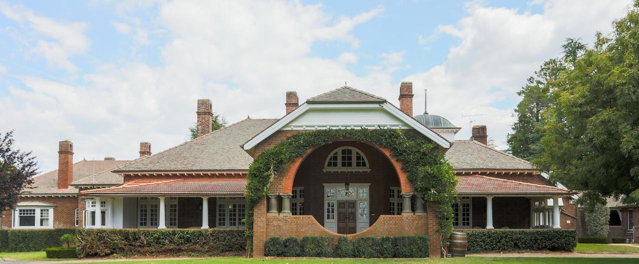 Petersons Armidale Winery And Guesthouse Exterior foto